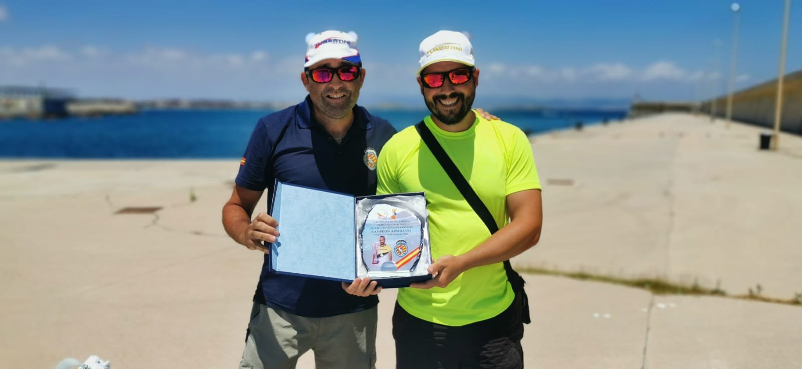 Entrega galardón campeón de España